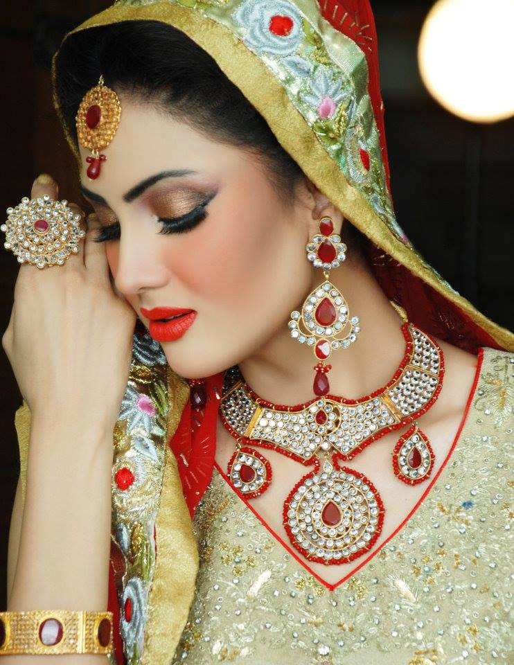 20 Stani Bridal Makeup Ideas For