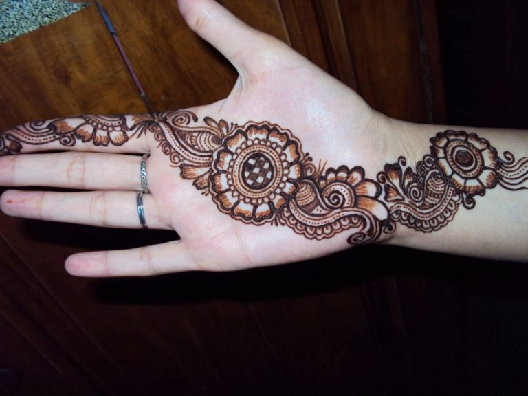 Stylish Floral Arabic Mehndi Designs - Crayon