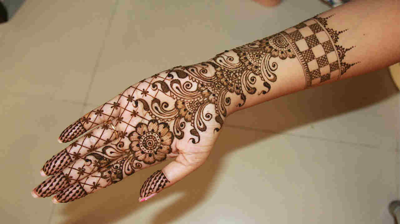 20 Beautiful And Easy Mehndi Designs 2018 Mehndi Crayon