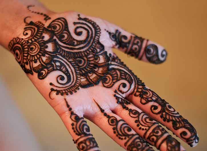 Beautiful And Easy Mehndi Designs 18 Mehndi Crayon