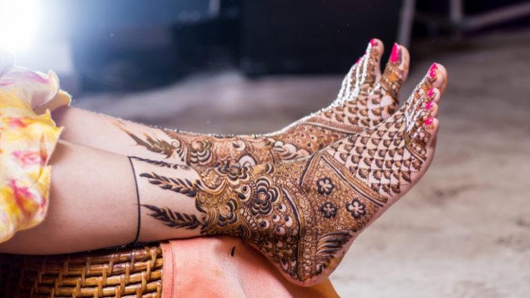 15 Beautiful Leg Mehndi Designs Collection - Mehndi - Crayon