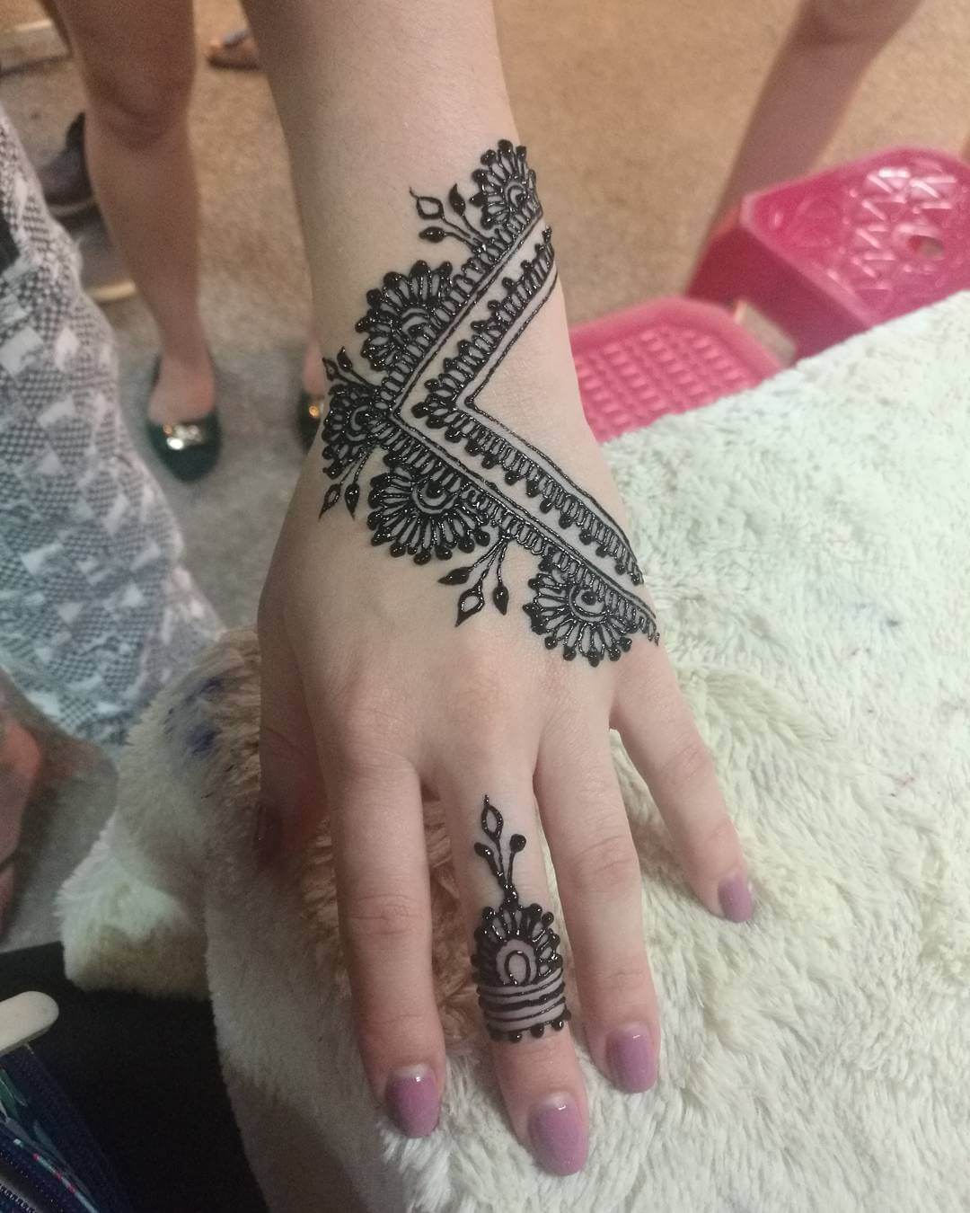 25 Latest Finger  Mehndi  Designs  for 2019 Mehndi  Crayon