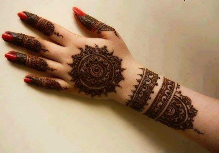 Front Hand Mehndi Designs for the Modern Woman | by postoastmedia | Medium