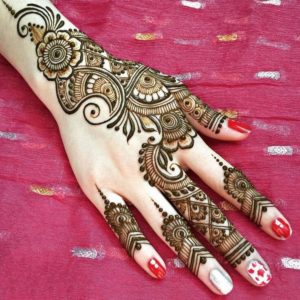 25 Beautiful Modern Mehndi Designs 2018 - Mehndi - Crayon