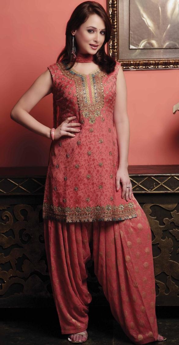 25 Beautiful Patiala Salwar Kameez Designs Dresses Crayon