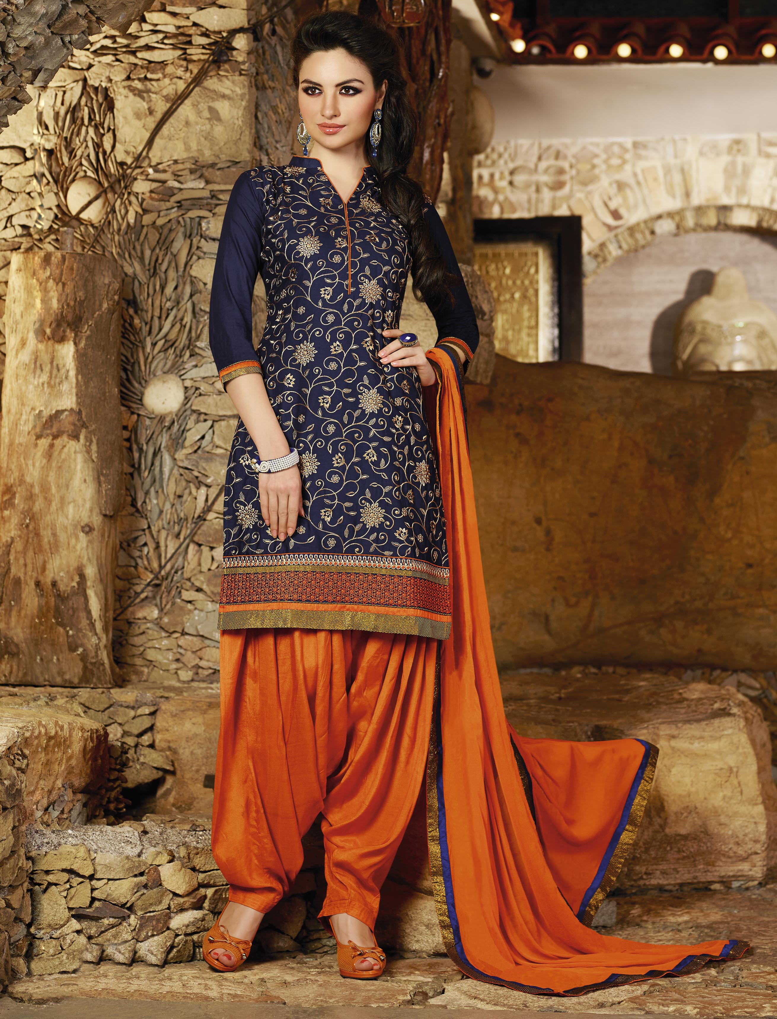 25 Beautiful Patiala Salwar Kameez Designs - Dresses - Crayon