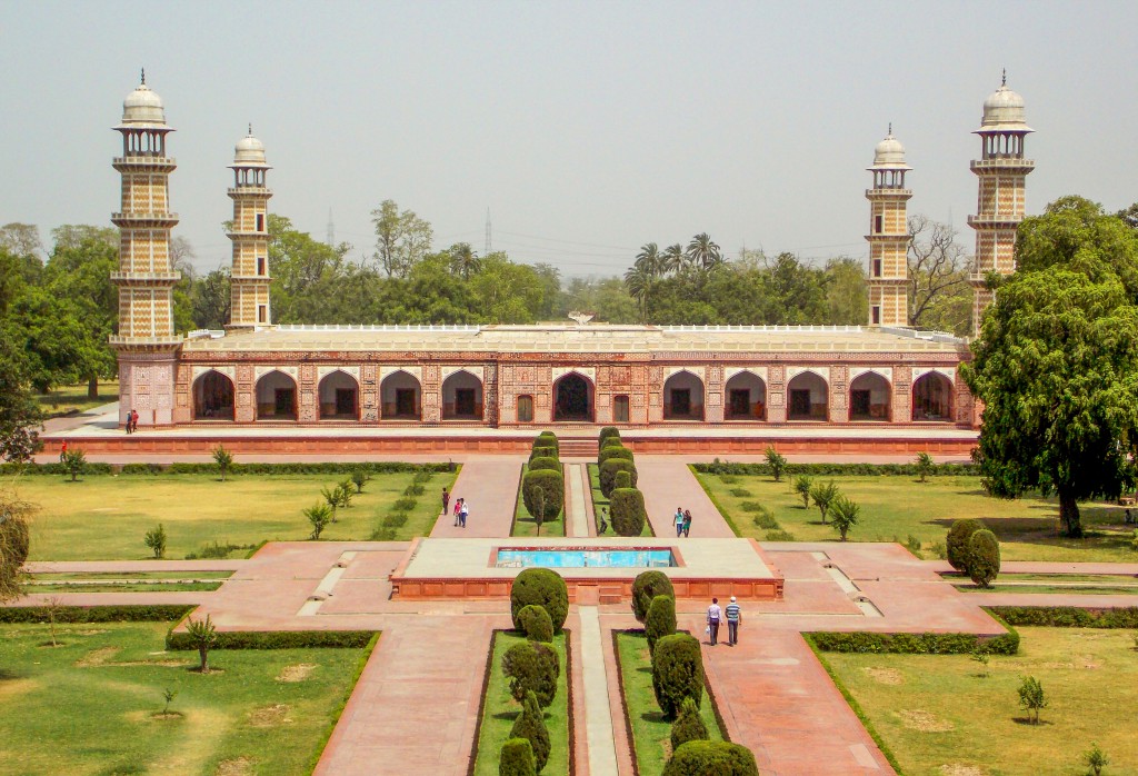 Shahdara Bagh - Crayon