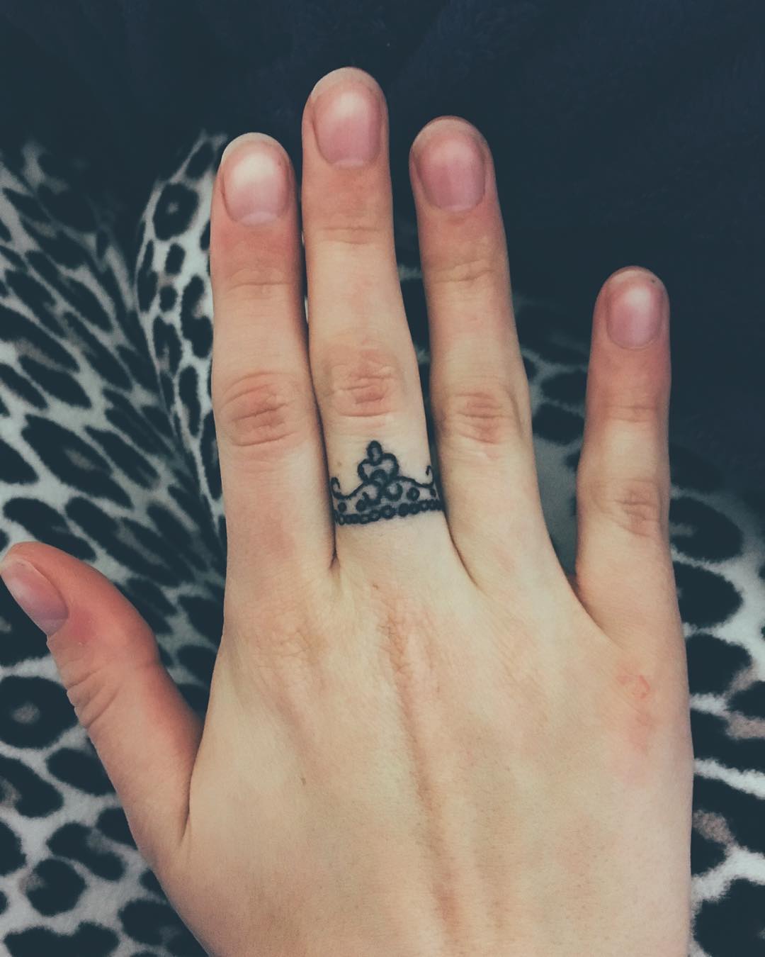 Small Ring Tattoo - Small Meaningful Tattoos - Meaningful Tattoos - Crayon