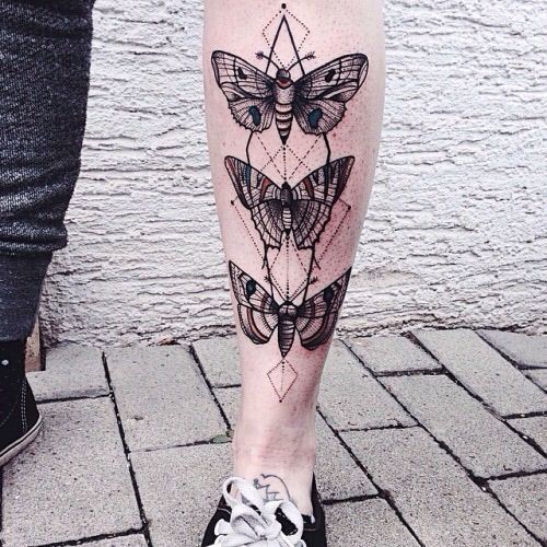 Men Leg Butterflies Tattoo Design - Crayon
