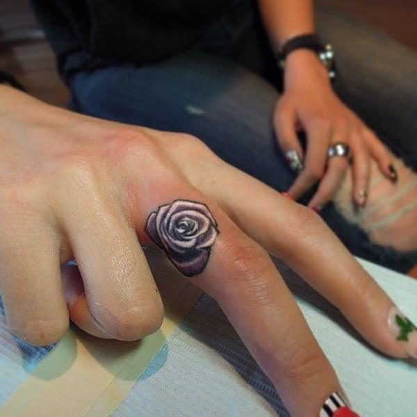 31 Best Tiny Finger Tattoo Designs To Try In 2023