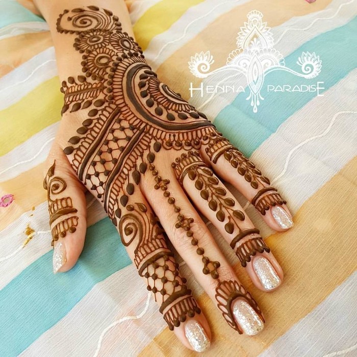 Traditional Mehndi Designs For Back Hand - Special Eid Mehndi Designs ...