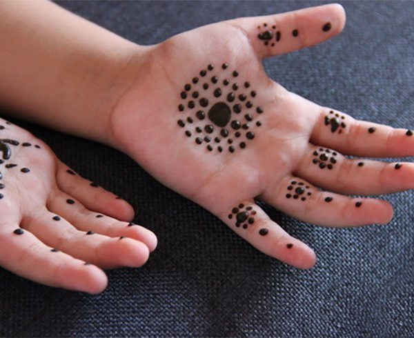 Prettiest Net Henna Designs (Jaal Mehndi Designs) For Any Occasions - Tikli